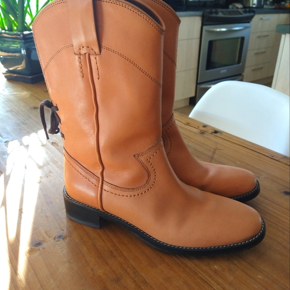 Boot - Picture 5 of 5
